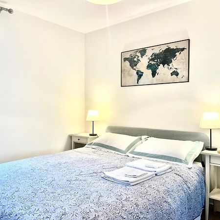 The Room King Size Bed And Private Bathroom Dublino Esterno foto