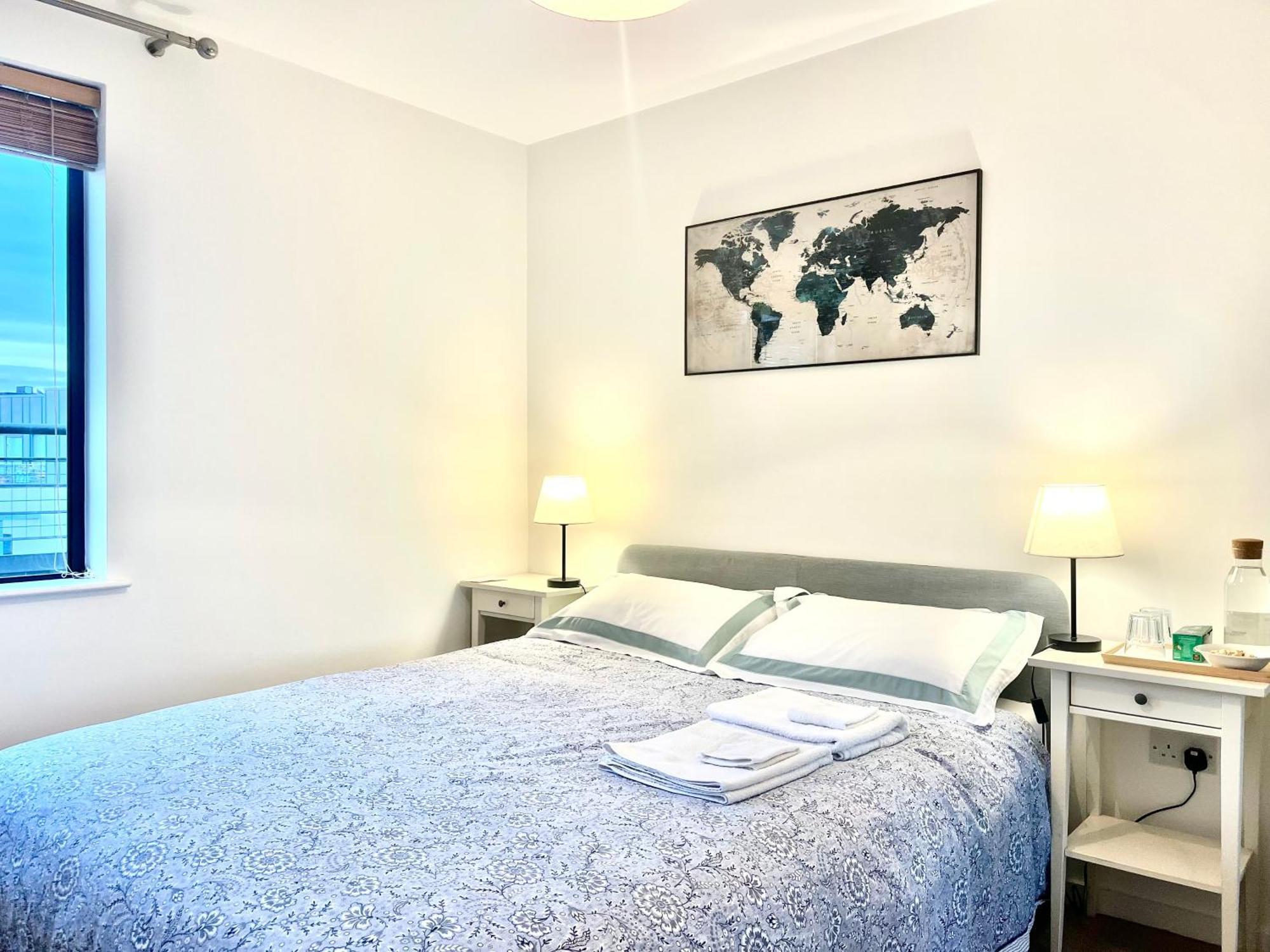 The Room King Size Bed And Private Bathroom Dublino Esterno foto