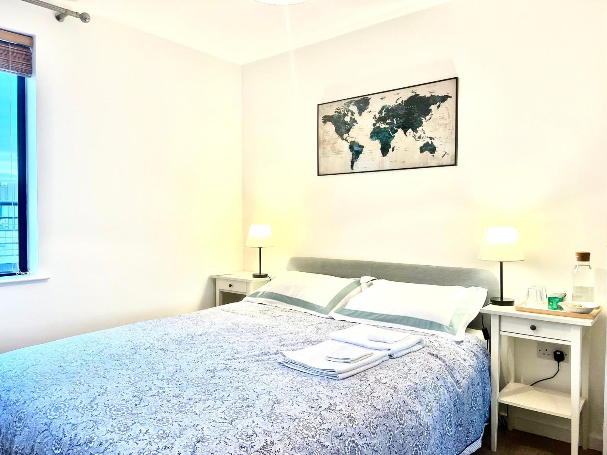 The Room King Size Bed And Private Bathroom Dublino Esterno foto