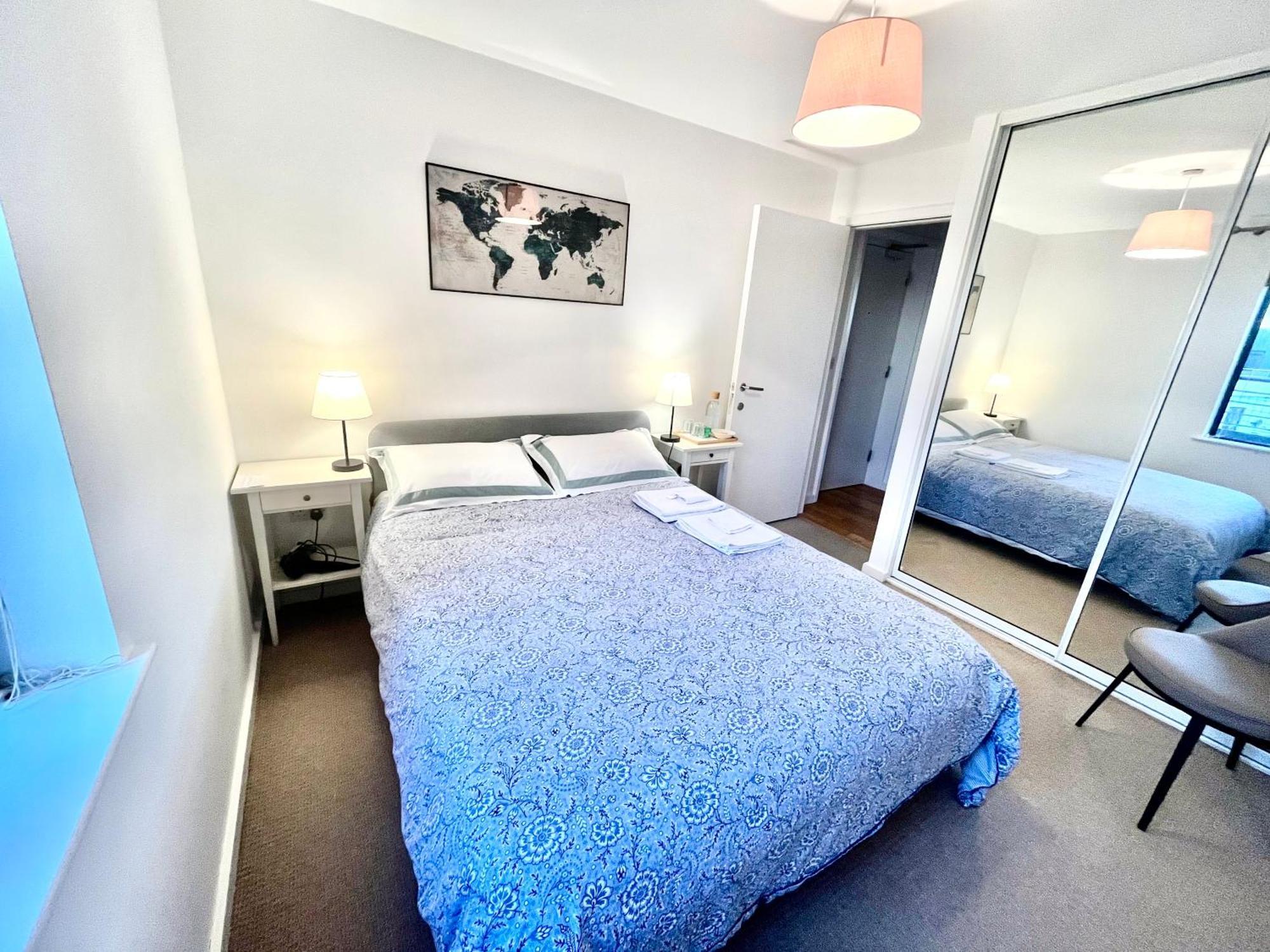 The Room King Size Bed And Private Bathroom Dublino Esterno foto